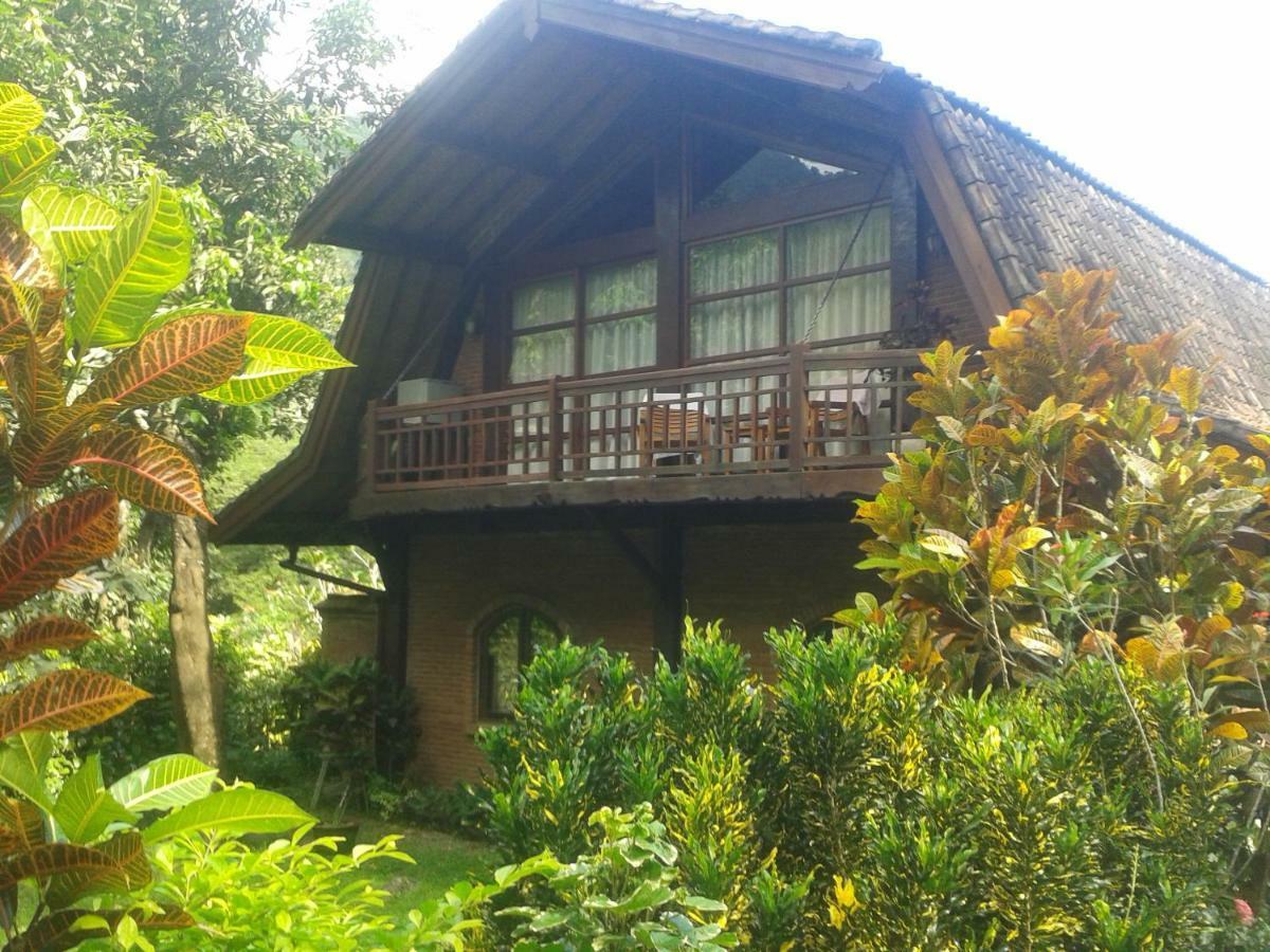 The Country House Senggigi Exterior foto